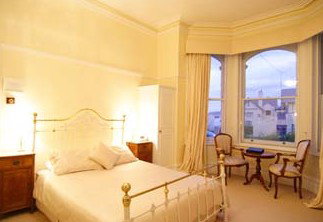 Amberley House - Surfers Gold Coast 0