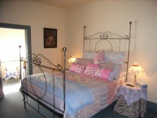 All Saints And Sinners Colonial B&B - Surfers Gold Coast 2