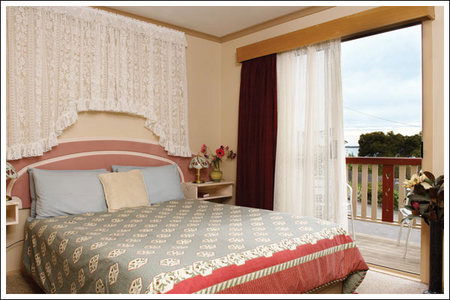 Amos House  & Swansea  Villas - Surfers Gold Coast 2