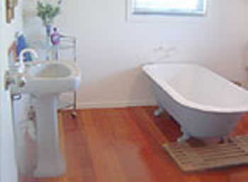 Bicheno On The Beach - Surfers Gold Coast 1