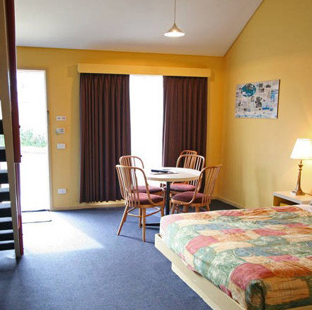 Coastal Motel - Surfers Gold Coast 1