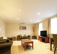 Lake Inn Ballarat - Surfers Gold Coast