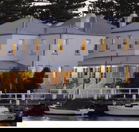 Oscars Waterfront Boutique Hotel - Surfers Gold Coast