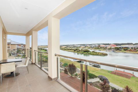 Il Grande Castello - Surfers Gold Coast 1