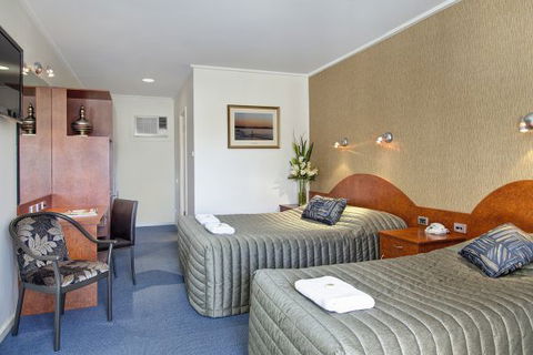 Tonsley Hotel - Surfers Gold Coast 3