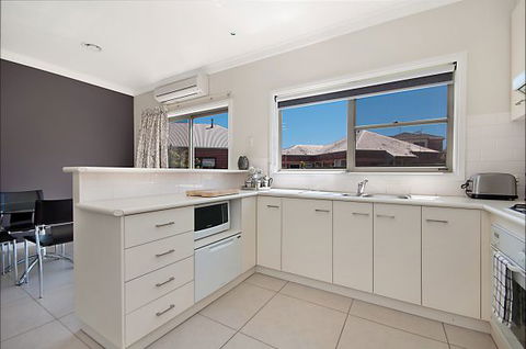 Hamilton Accommodation - Surfers Gold Coast 4
