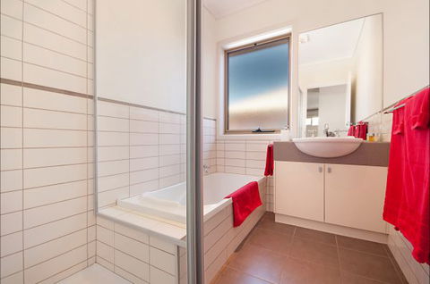 Hamilton Accommodation - Surfers Gold Coast 9