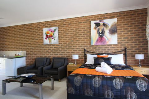 Top Of The Town Motor Inn Yackandandah - Surfers Gold Coast 0