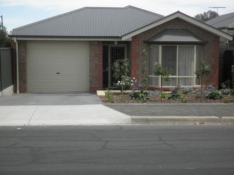 C&C's Bed And Breakfast - Surfers Gold Coast 1