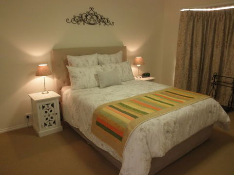 C&C's Bed And Breakfast - Surfers Gold Coast 2