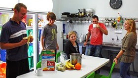 Adelaide Backpackers Inn - Surfers Gold Coast 0