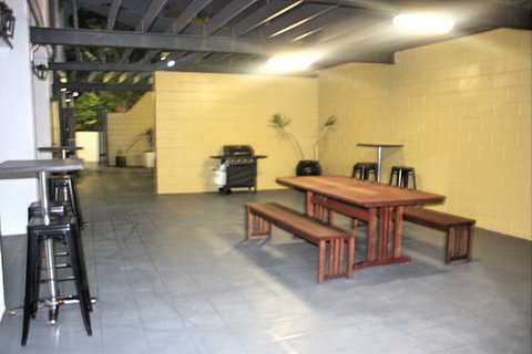 Aaron Motel - Surfers Gold Coast 7