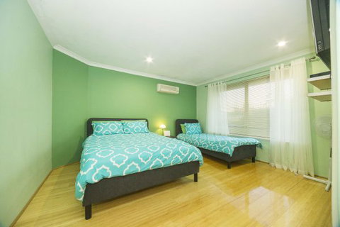 Alpha Homestay - Surfers Gold Coast 0