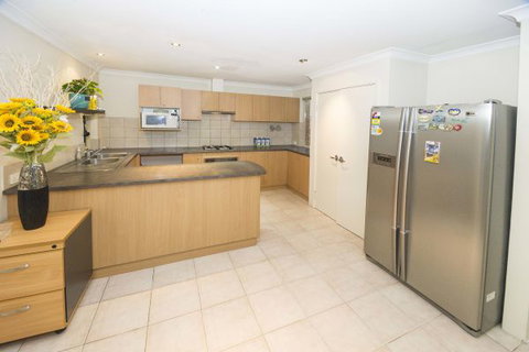 Alpha Homestay - Surfers Gold Coast 7