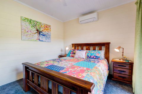 All About Me Bed And Breakfast - Surfers Gold Coast 1
