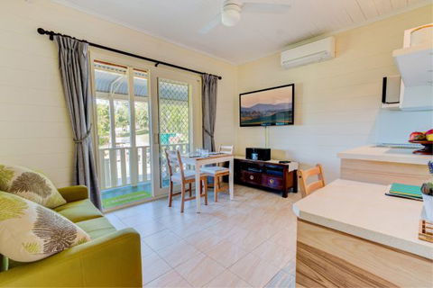 All About Me Bed And Breakfast - Surfers Gold Coast 2