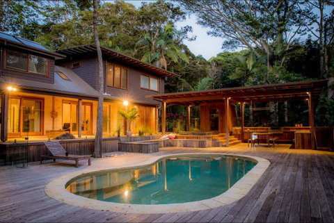 Apalie Retreat - Surfers Gold Coast 0