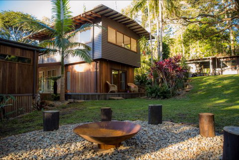 Apalie Retreat - Surfers Gold Coast 1