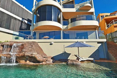 Bay View - Surfers Gold Coast 1