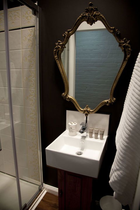 Chiltern Cottage And Indigo Suite - Surfers Gold Coast 1