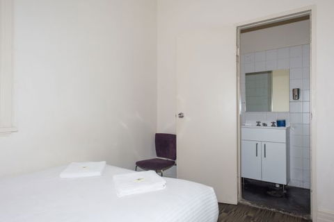Criterion Hotel Sydney - Surfers Gold Coast 2