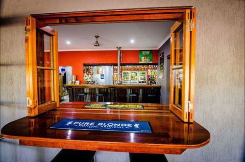 Goldfields Hotel And Finnigan's Rest - Surfers Gold Coast 4