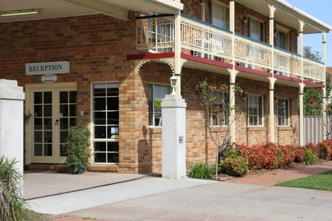 Grand Manor Motor Inn - Surfers Gold Coast 0