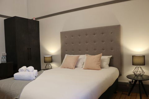 Guildford Hotel - Surfers Gold Coast 0