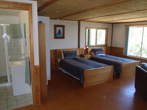 Guy's Cross Farm Cottage - Surfers Gold Coast 0