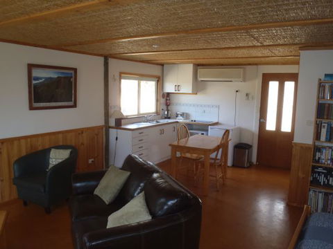 Guy's Cross Farm Cottage - Surfers Gold Coast 4