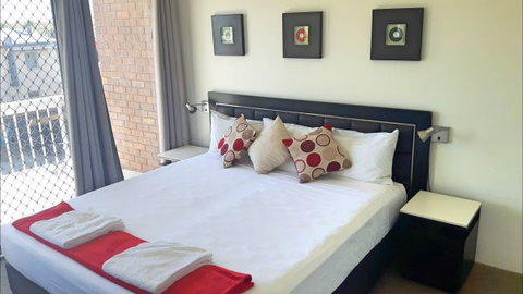 Jadran Motel And El Jays Holiday Lodge - Surfers Gold Coast 3