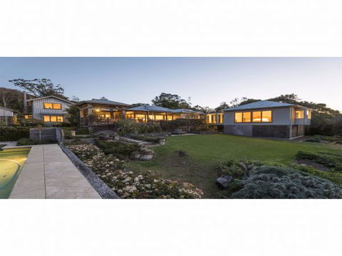 Jamberoo Valley Farm - Surfers Gold Coast 0