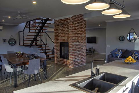 Lusso KV - Surfers Gold Coast 4