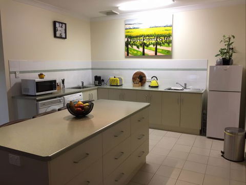 Lyreen's Apartment Bed And Breakfast - Surfers Gold Coast 5