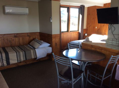 Mole Creek Cabins - Surfers Gold Coast 7