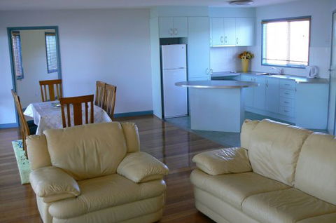 Sandy Point Beach Escape - Surfers Gold Coast 3