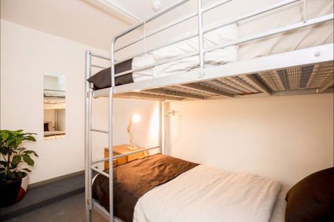 The Nook Backpackers - Surfers Gold Coast 2