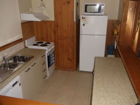 The Retreat On Matthew - Surfers Gold Coast 1