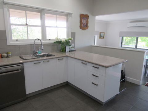 Valley View Cottage - Surfers Gold Coast 1