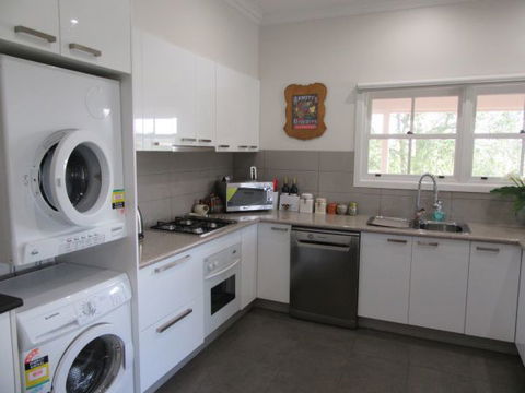 Valley View Cottage - Surfers Gold Coast 2