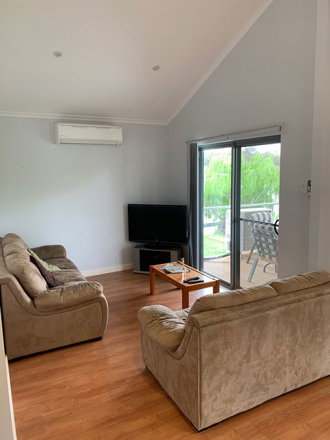 21 Old Murbko Road Morgan - River Shack Rentals - Surfers Gold Coast 1