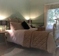Telegraph Retreat Cottages - Surfers Gold Coast