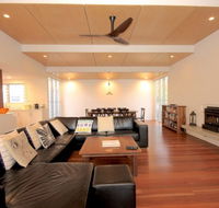 Cavvanbah Seaside Cottage - Surfers Gold Coast