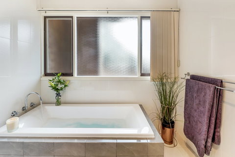 Adelaide Style Accommodation - Close To City In Stylish North Adelaide - Surfers Gold Coast 5