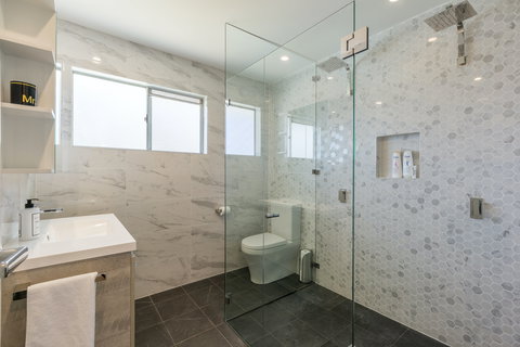 Amalfi Beach House - Surfers Gold Coast 3