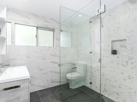 Amalfi Beach House - Surfers Gold Coast 6