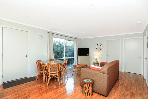Ariadne - A Hop Skip And A Jump To The Beach With Sea Views - Surfers Gold Coast 5