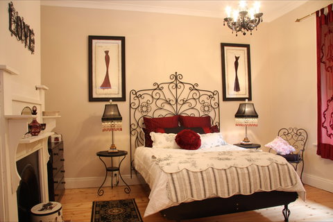 Azalea Cedar-Rose Villa - Surfers Gold Coast 0