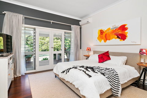 Bellbird - Surfers Gold Coast 2