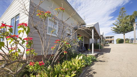 Blue Pacific Holiday Units - Surfers Gold Coast 1